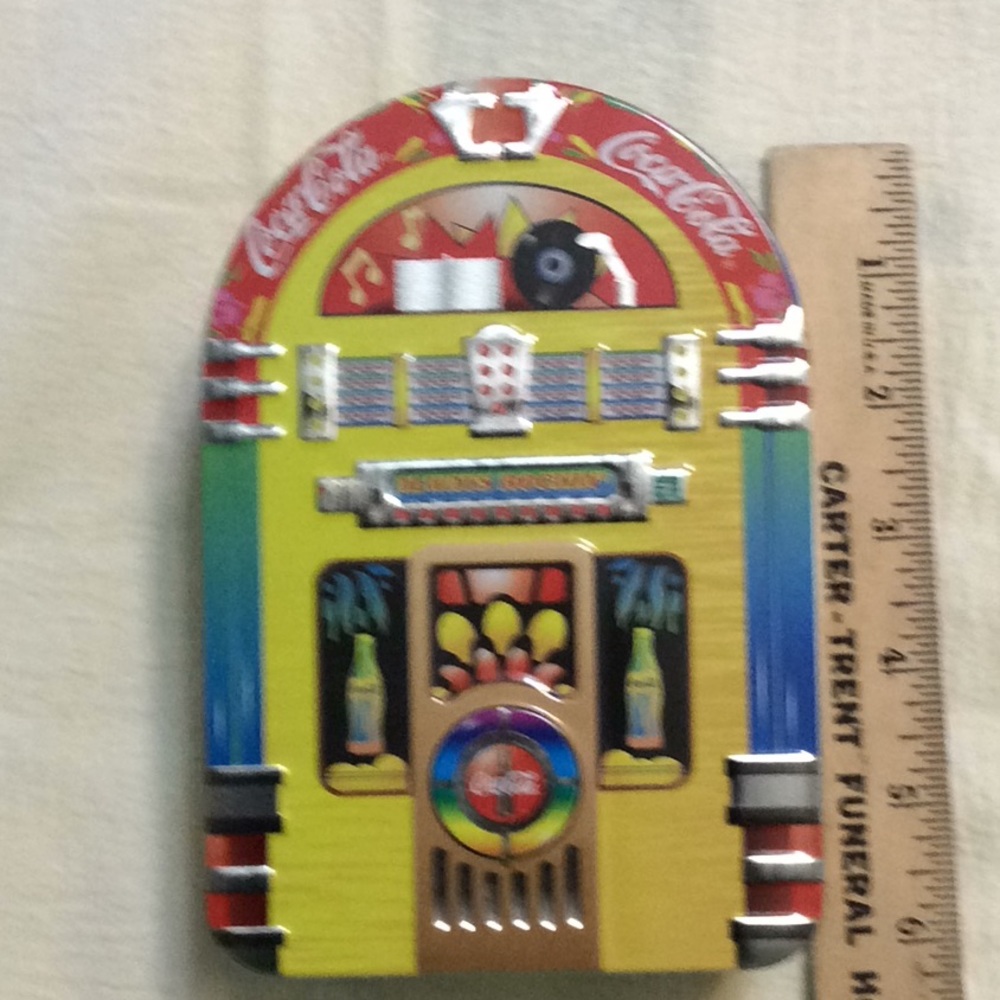 Vtge Coca-cola Jukebox tin.  6” tall.  1996.Class.